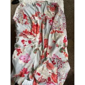 Hope Springs Women’s One Size Sheer Floral Open Flare Top. Pretty
